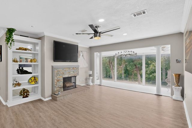 7812 Royal Lane 210, Dallas, TX 75230