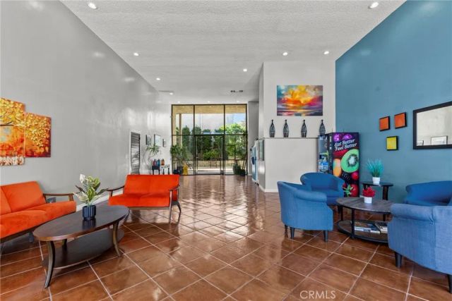 1401 Valley View 334, Glendale, CA 91202