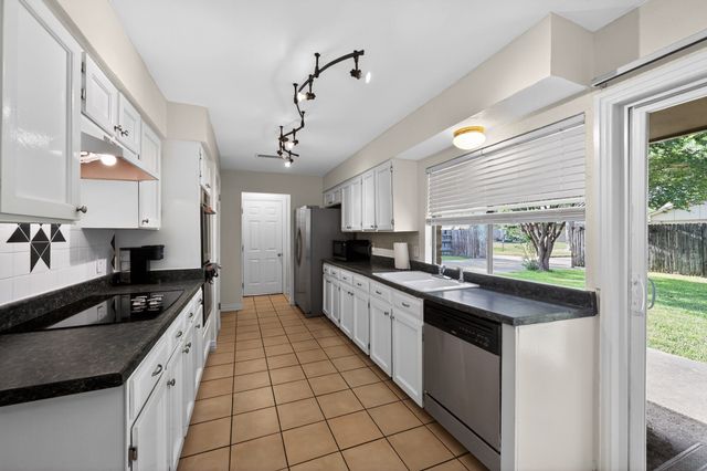 1813 Baylor Drive, Richardson, TX 75081