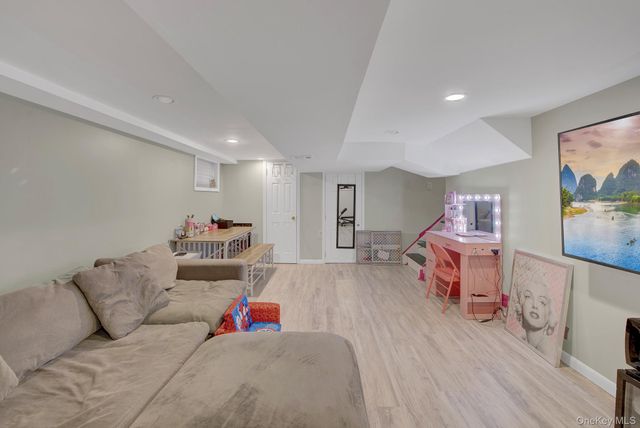4 Seneca Drive, Commack, NY 11725