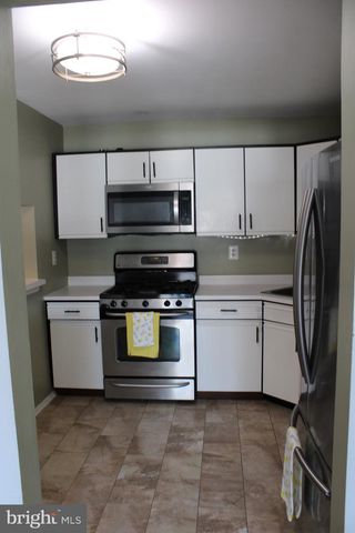 11 LEHAVRE CT, Trenton, NJ 08619