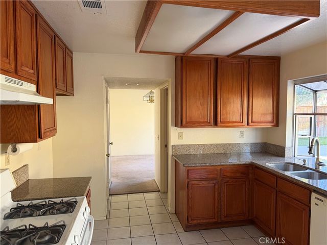 10570 Hill Grass Drive, Moreno Valley, CA 92557