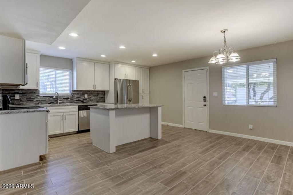 1527 W HUNTINGTON Drive, Tempe, AZ 85282