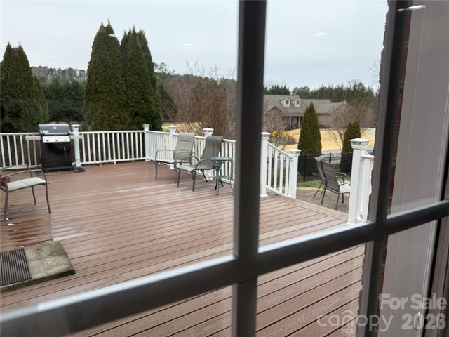 101 Rivercliff Drive, Hudson, NC 28638