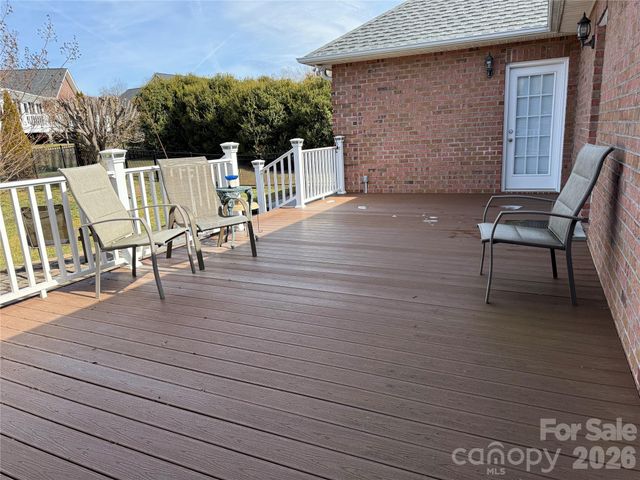 101 Rivercliff Drive, Hudson, NC 28638