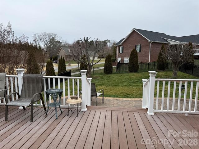 101 Rivercliff Drive, Hudson, NC 28638