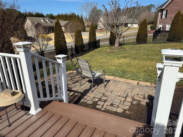 101 Rivercliff Drive, Hudson, NC 28638