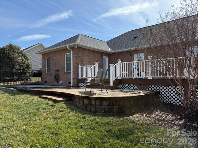 101 Rivercliff Drive, Hudson, NC 28638