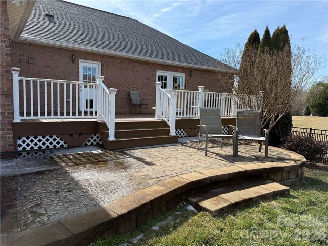 101 Rivercliff Drive, Hudson, NC 28638