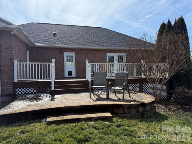 101 Rivercliff Drive, Hudson, NC 28638