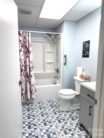 101 Rivercliff Drive, Hudson, NC 28638