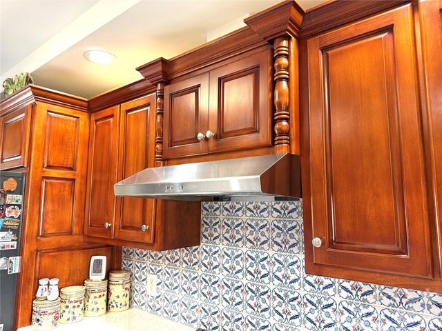 101 Rivercliff Drive, Hudson, NC 28638