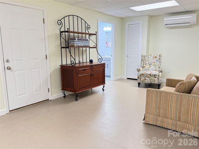 101 Rivercliff Drive, Hudson, NC 28638