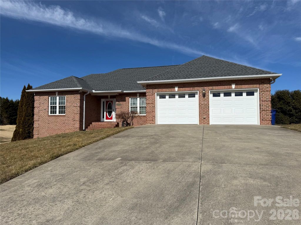 101 Rivercliff Drive, Hudson, NC 28638