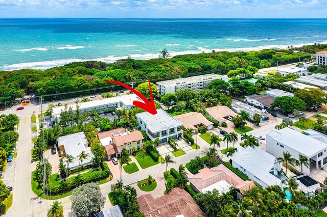 320 NE Wavecrest Way, Boca Raton, FL 33432