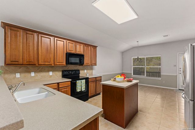 806 Point Valley, San Antonio, TX 78253