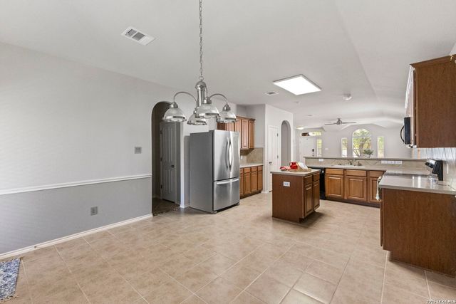 806 Point Valley, San Antonio, TX 78253