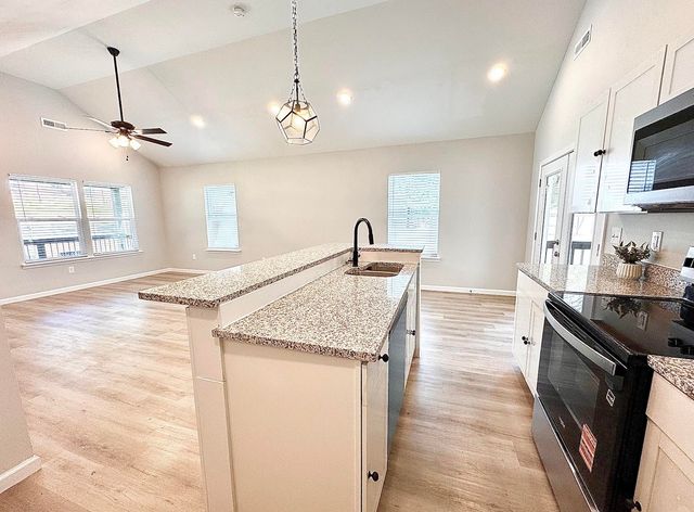 918 Shallowford Road, Chattanooga, TN 37411