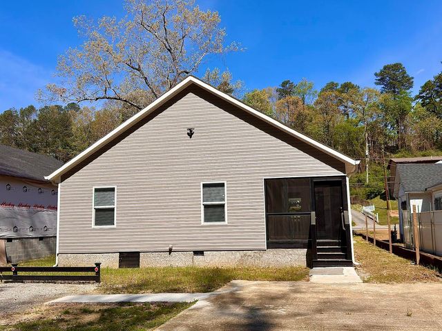 918 Shallowford Road, Chattanooga, TN 37411