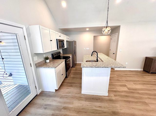 918 Shallowford Road, Chattanooga, TN 37411