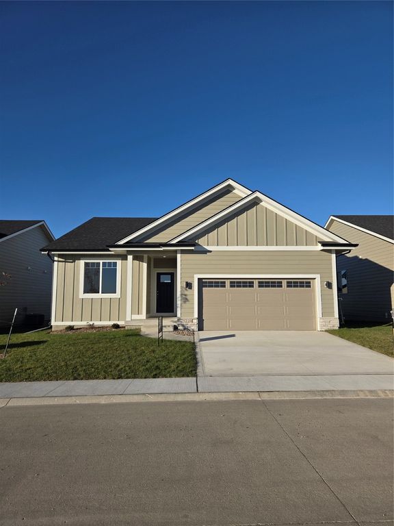 3224 NE Fawn Lane, Ankeny, IA 50021