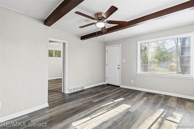 2429 Lincoln Manor Drive, Grand Blanc, MI 48507