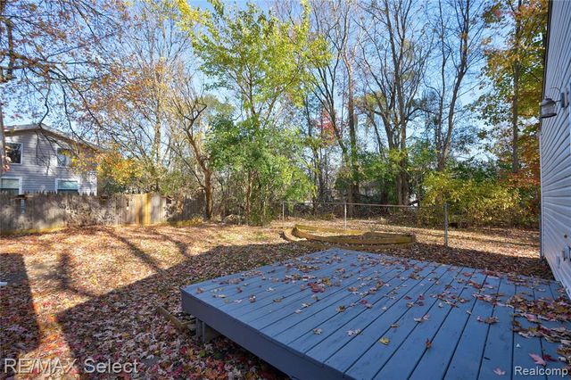 2429 Lincoln Manor Drive, Grand Blanc, MI 48507