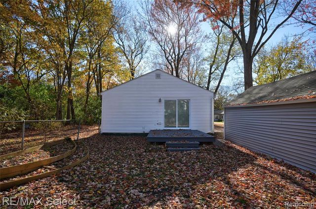 2429 Lincoln Manor Drive, Grand Blanc, MI 48507