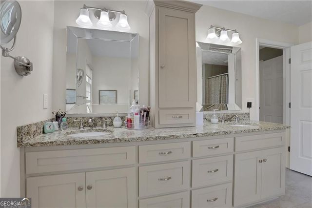 5189 Beech Forest Drive, Lilburn, GA 30047
