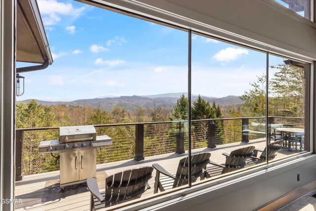 2342 Smoky Vista Way, Sevierville, TN 37862