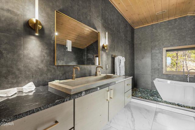 2342 Smoky Vista Way, Sevierville, TN 37862