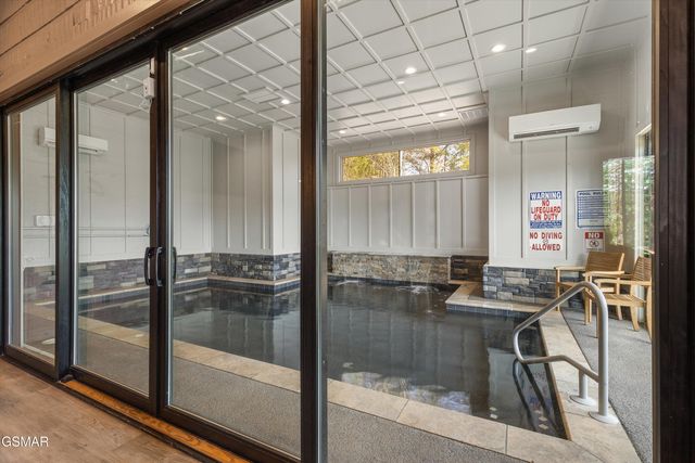 2342 Smoky Vista Way, Sevierville, TN 37862