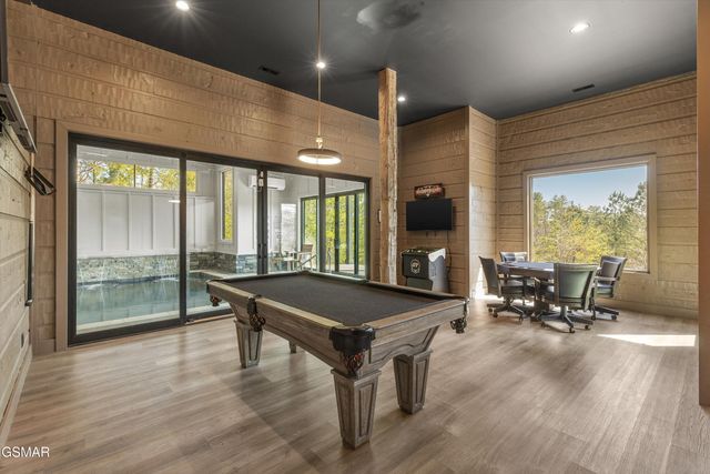 2342 Smoky Vista Way, Sevierville, TN 37862