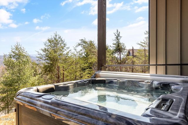 2342 Smoky Vista Way, Sevierville, TN 37862