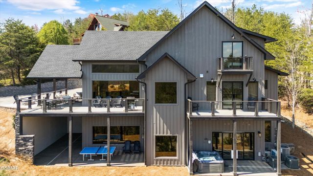 2342 Smoky Vista Way, Sevierville, TN 37862