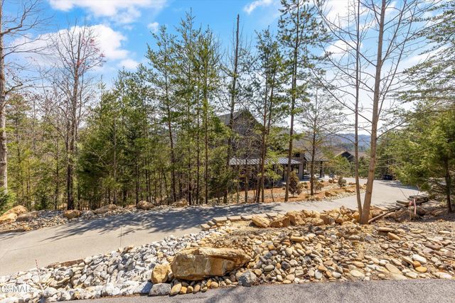 2342 Smoky Vista Way, Sevierville, TN 37862