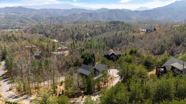 2342 Smoky Vista Way, Sevierville, TN 37862