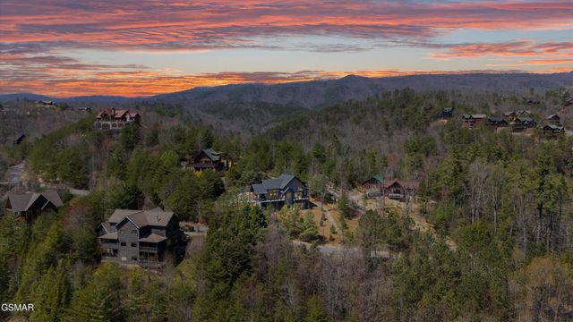 2342 Smoky Vista Way, Sevierville, TN 37862