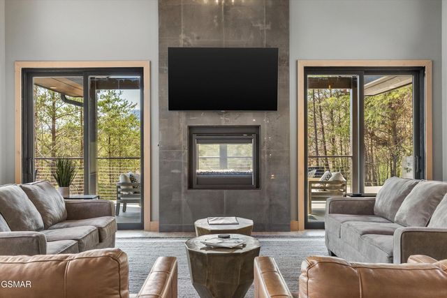 2342 Smoky Vista Way, Sevierville, TN 37862