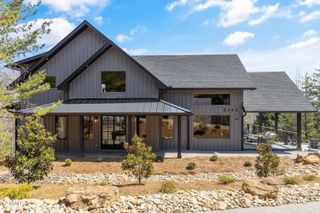 2342 Smoky Vista Way, Sevierville, TN 37862