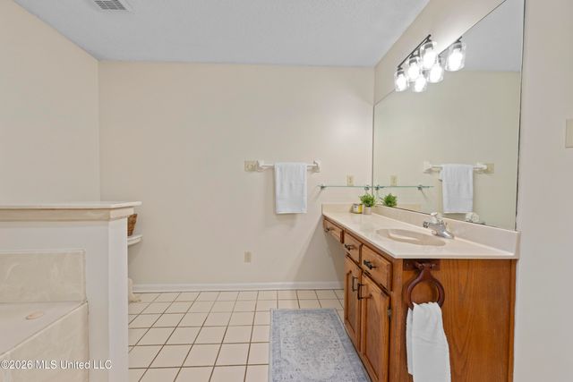 8527 Collinswood Drive, Olive Branch, MS 38654