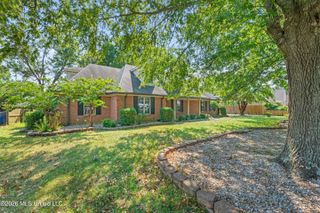8527 Collinswood Drive, Olive Branch, MS 38654