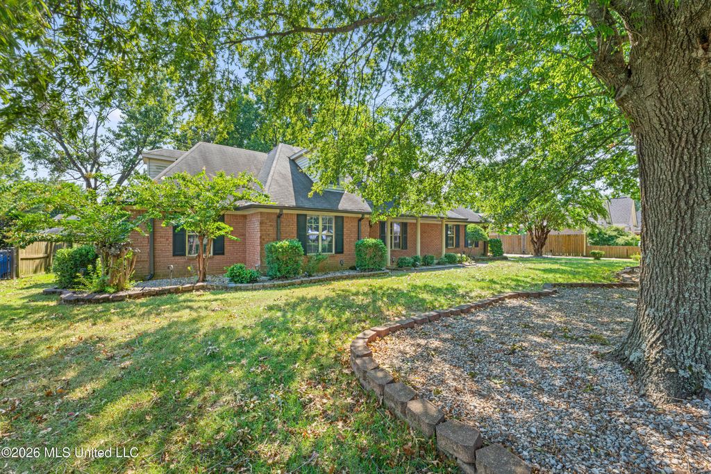 8527 Collinswood Drive, Olive Branch, MS 38654