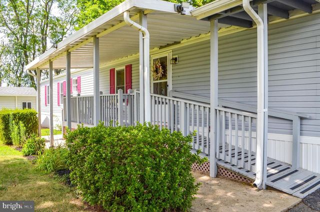 113 RAIN DOVE DR, Red Lion, PA 17356