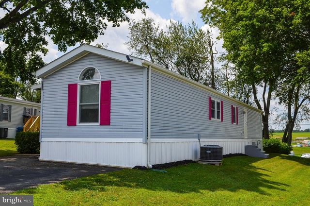 113 RAIN DOVE DR, Red Lion, PA 17356