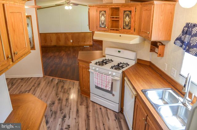 113 RAIN DOVE DR, Red Lion, PA 17356