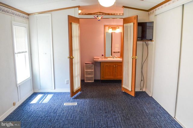 113 RAIN DOVE DR, Red Lion, PA 17356