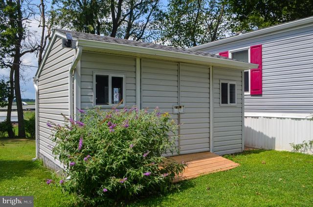 113 RAIN DOVE DR, Red Lion, PA 17356