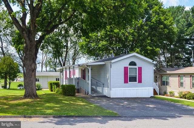 113 RAIN DOVE DR, Red Lion, PA 17356