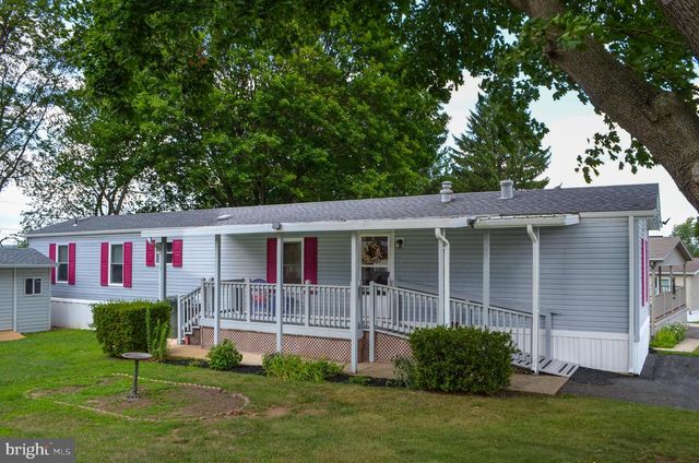 113 RAIN DOVE DR, Red Lion, PA 17356